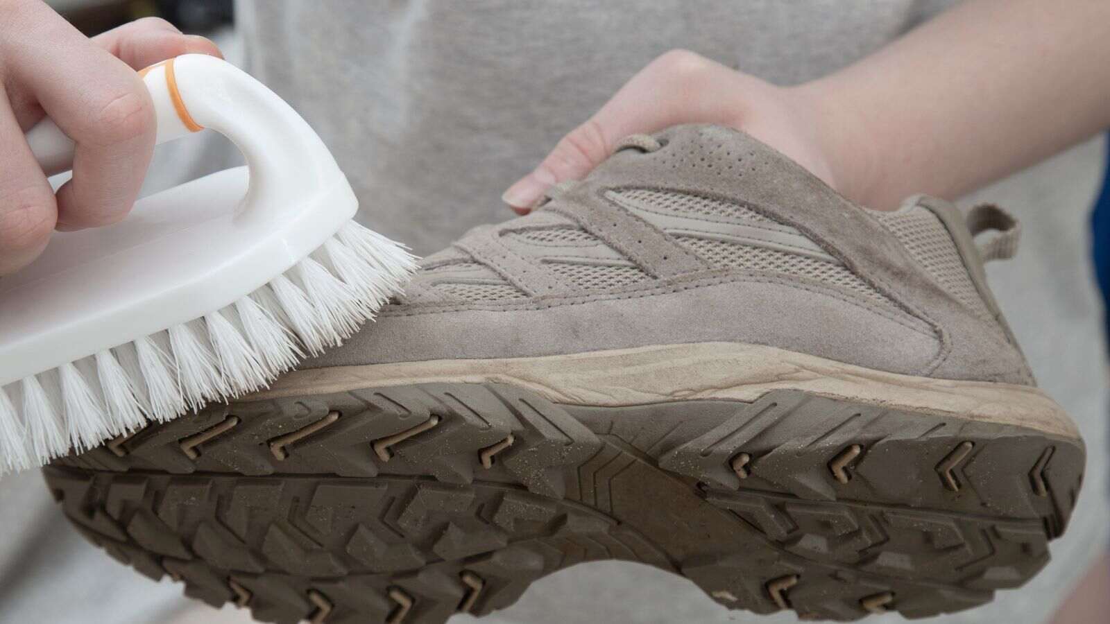 how to clean hunter boots